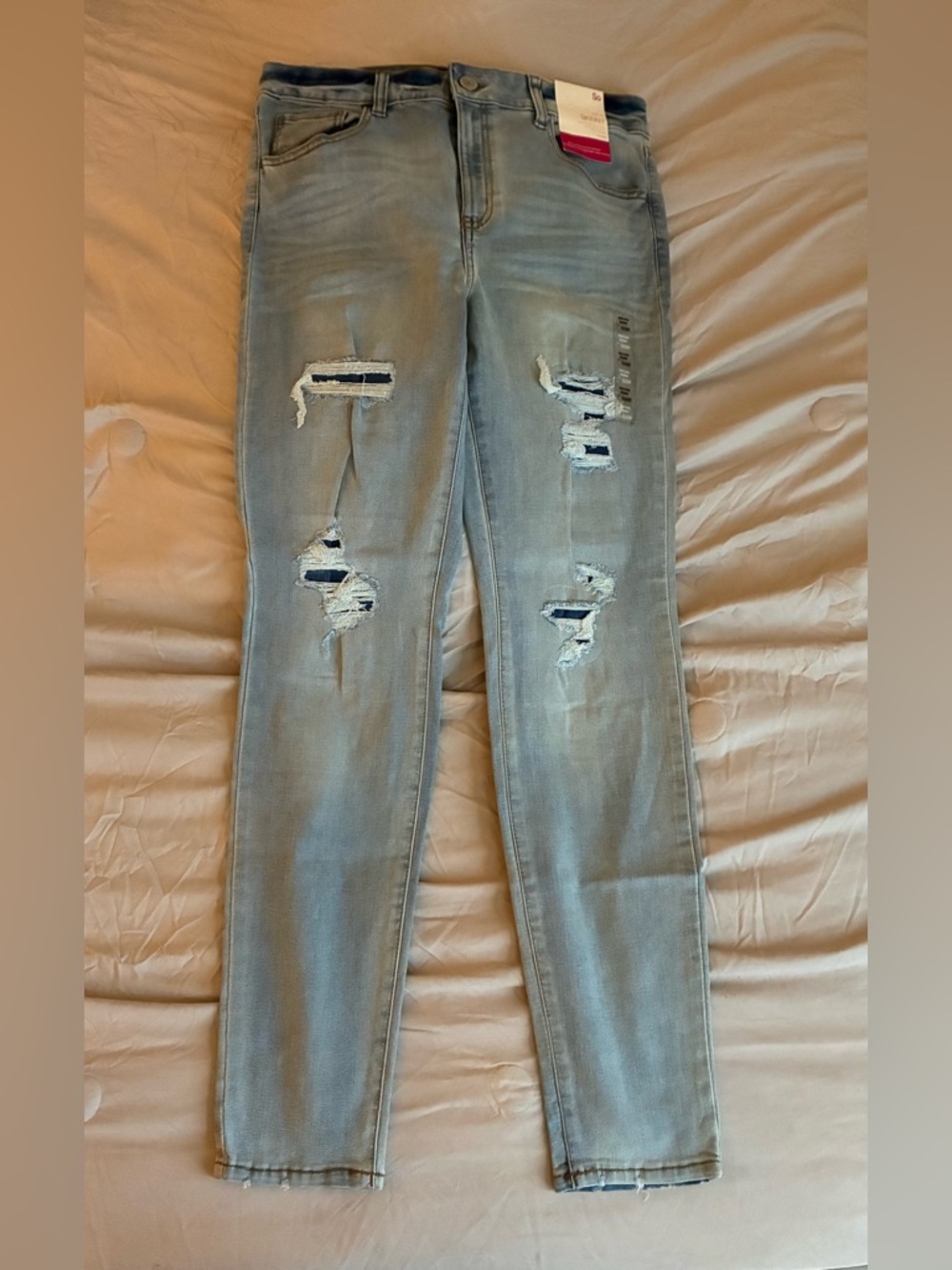 NWT SO light wash distressed Skinny Jeans for Women